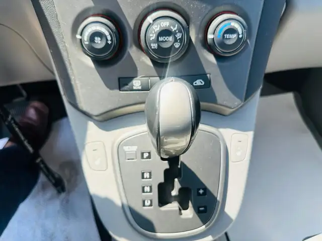 2008 KIA Rondo LX in Cars & Trucks in Edmonton - Image 21