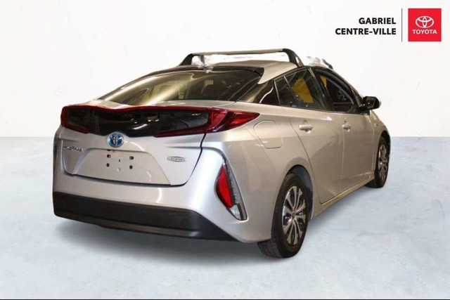 2020 Toyota Prius Prime BASE in Cars & Trucks in City of Montréal - Image 3