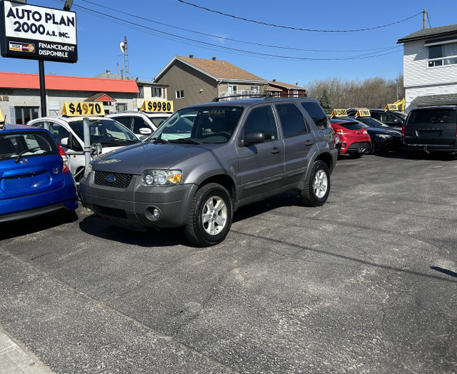 2007 Ford Escape XLT ***Shock tower arriere rouiller*** in Cars & Trucks in Laval / North Shore