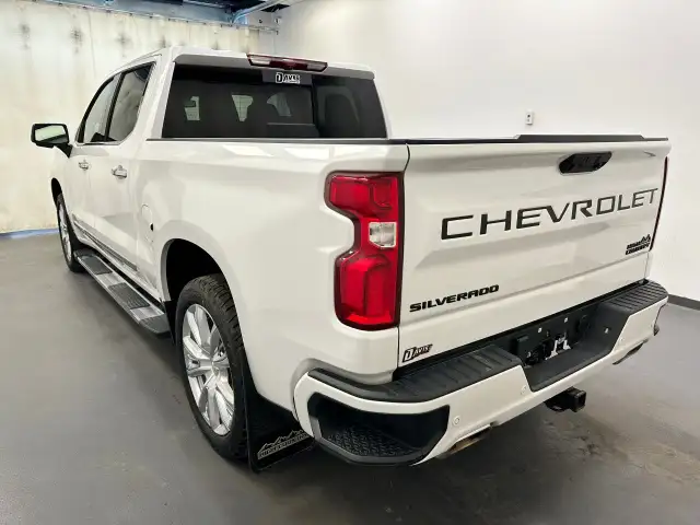 2022 Chevrolet Silverado 1500 dans Autos et camions dans Lethbridge - Image 7