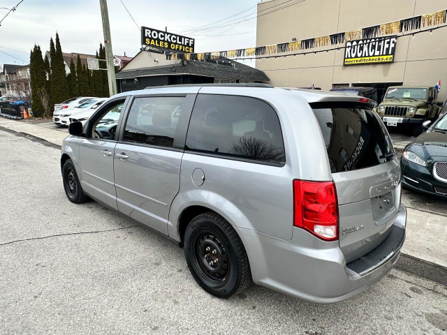 2013 Dodge Grand Caravan SE/SXT SXT in Cars & Trucks in City of Toronto - Image 3