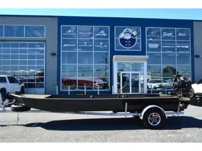 2060 OPEN FLOOR SURFACE DRIVE - WEEDCUTTER - TACHOMETER - HUNT DECK - PUSH POLE 12' - WATER TRAP/FUE...