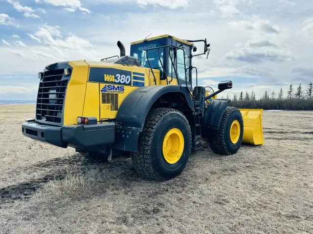 2016 Komatsu WA380-7 LOADER dans Équipement lourd dans Calgary - Image 6