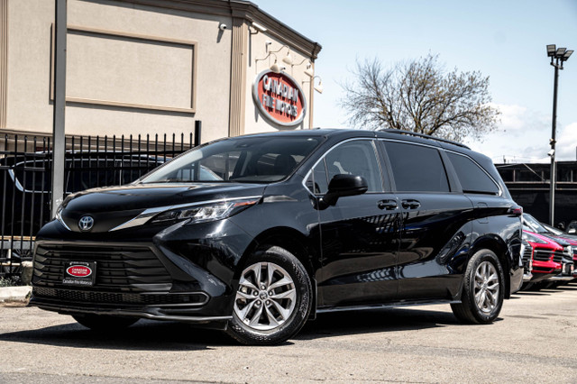 2022 Toyota Sienna LE AWD HYBRID | CAM | HEATED SEATS | CARPLAY  in Cars & Trucks in City of Toronto - Image 2