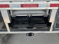 FORD F-550 CUBE 16 PIEDS LARGEURS DE 7 PIEDS ET HAUTEURS DE 8 PIEDS CUBE AVEC RANGEMENT INTÉRIEURS A... (image 6)