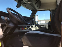 2019 FREIGHTLINER T12664ST;Heavy Duty Trucks - CONVENTIONAL W/O SLEEPER Penske Location 9-380 RIVERS... (image 8)