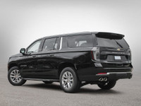 SUBURBAN PREMIER 4WD Engine: 5.3L 8cyl. L/100Km City: 17.1 L/100Km Hwy: 12.6 Safety Equipment Rappel... (image 3)