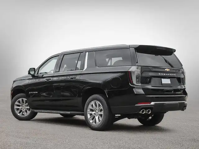 2025 Chevrolet Suburban Premier in Cars & Trucks in City of Montréal - Image 5