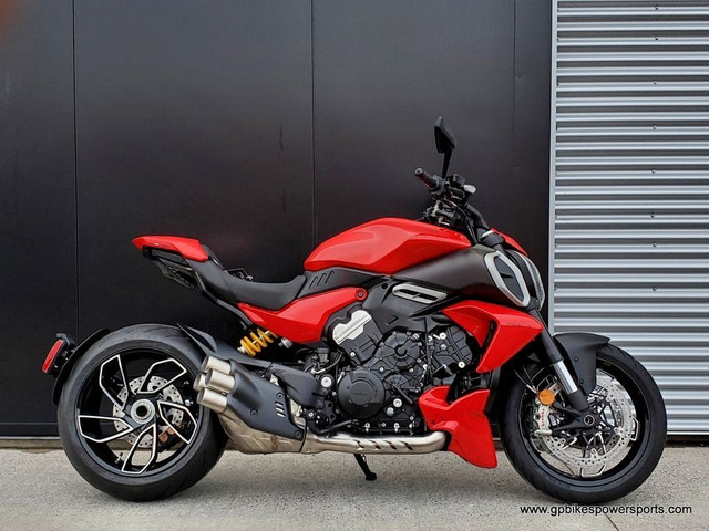  2024 Ducati Diavel V4 Red in Sport Bikes in Oshawa / Durham Region - Image 2