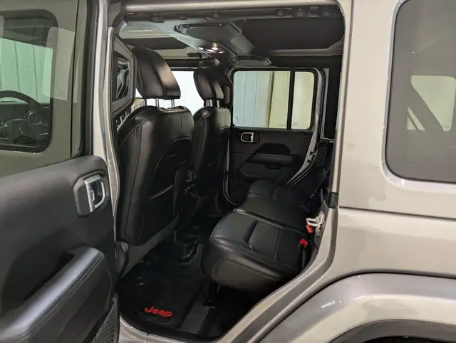 2021 Jeep Wrangler Unlimited Sahara in Cars & Trucks in Calgary - Image 15