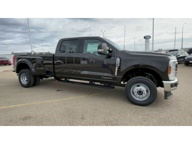  2024 Ford Super Duty F-350 DRW XLT .632A in Cars & Trucks in Medicine Hat - Image 3