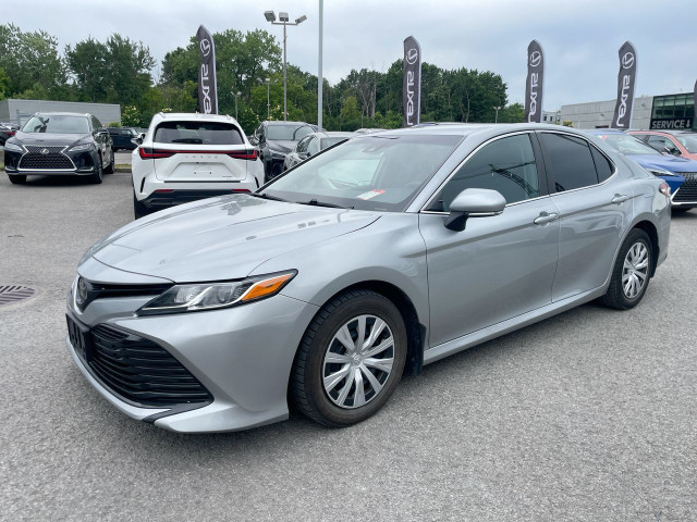 2020 Toyota Camry LE / Camera / Bluetooth / Tissus Bien Équipé / in Cars & Trucks in Laval / North Shore - Image 2