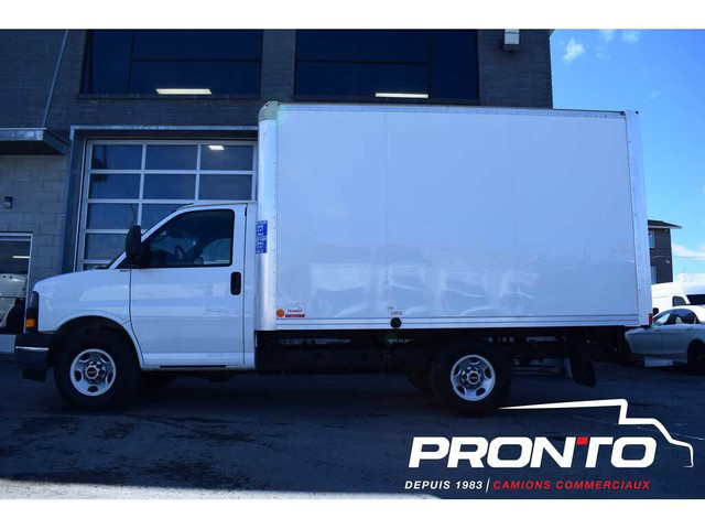  2021 GMC Savana 3500 ** Cube 12 pieds ** V6 ** 4.3 L ** in Cars & Trucks in Laval / North Shore - Image 4