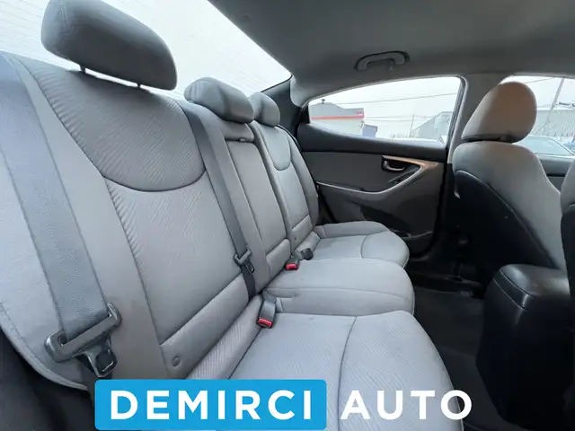2013 Hyundai Elantra **SAAQ CERTIFIEE**GL**SIEGES CHAUFFANTS**BL in Cars & Trucks in Laval / North Shore - Image 25