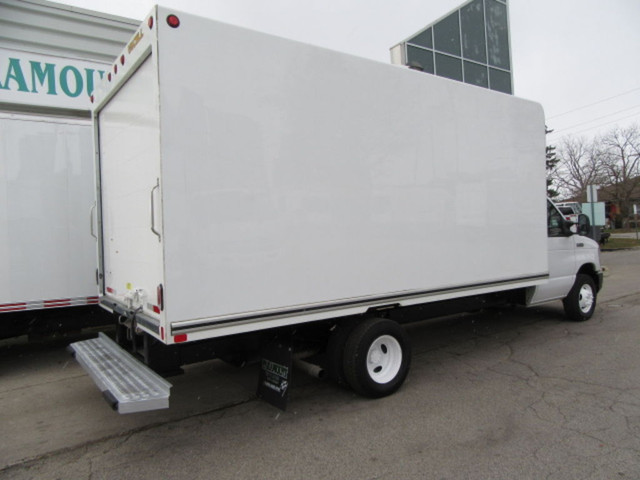  2023 Ford E-450 GAS 16FT UNICELL HIGH CUBE & RAMP / 3 IN STOCK in Heavy Trucks in Markham / York Region - Image 3