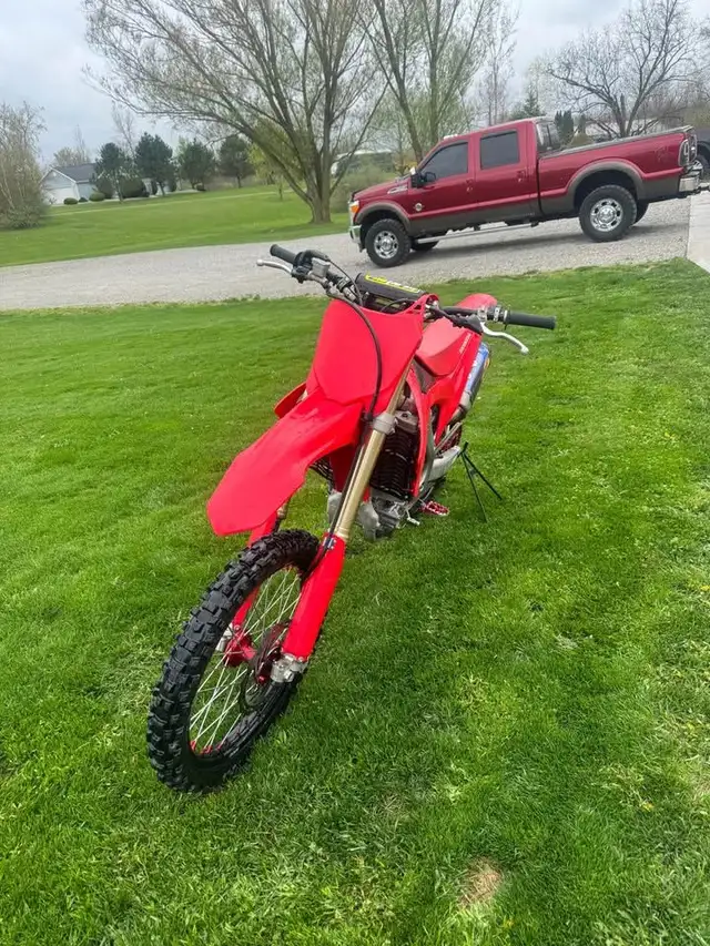  2017 HONDA CRF125F-RED! in Dirt Bikes & Motocross in Edmonton - Image 8