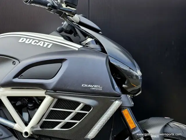 2013 Ducati Diavel AMG in Street, Cruisers & Choppers in Oshawa / Durham Region - Image 15