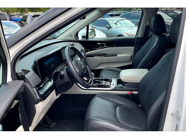 2024 Kia Carnival SX in Cars & Trucks in Barrie - Image 2