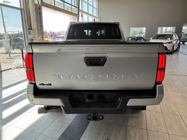 2025 Toyota Tacoma Sport | 6ft Truck Bed | Wireless Charging dans Autos et camions dans Ville d’Edmonton - Image 9