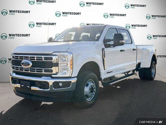 2025 Ford Super Duty F-350 DRW XLT 4WD Crew Cab in Cars & Trucks in Edmonton