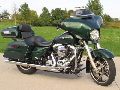 New Price - This Beautiful 2015 Street Glide Special in Deep Jade Pearl Looks and Rides Great! Canad...