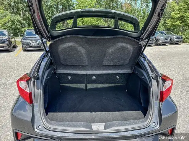 2022 Toyota C-HR in Cars & Trucks in Ottawa - Image 22