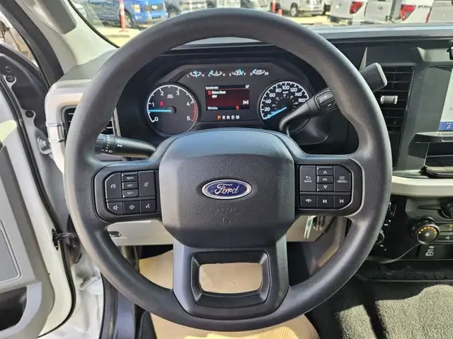 2023 Ford Super Duty F-350 SRW XLT 4WD Crew Cab 8' Box, 6.7L V8  in Cars & Trucks in St. Albert - Image 21