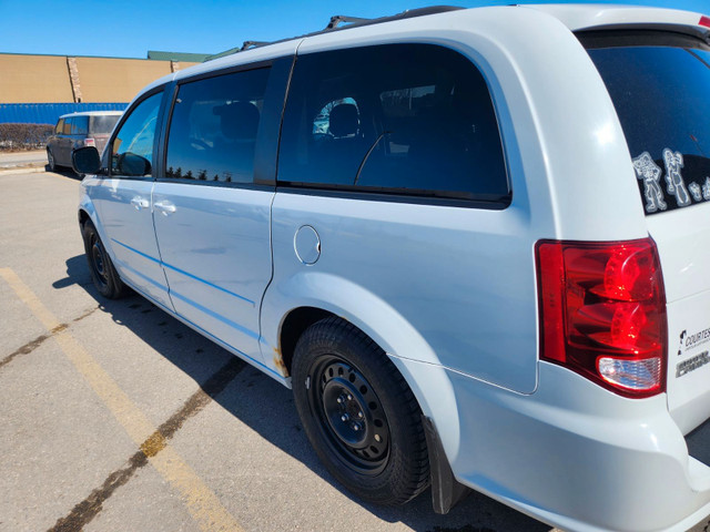 2014 Dodge Grand Caravan SXT dans Autos et camions  à Saskatoon - Image 4