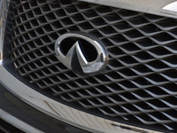 3rd Row Seat, AWD, Lane Departure Warning, Leather Seats, Navigation System, Parking Sensors / Assis... (image 9)