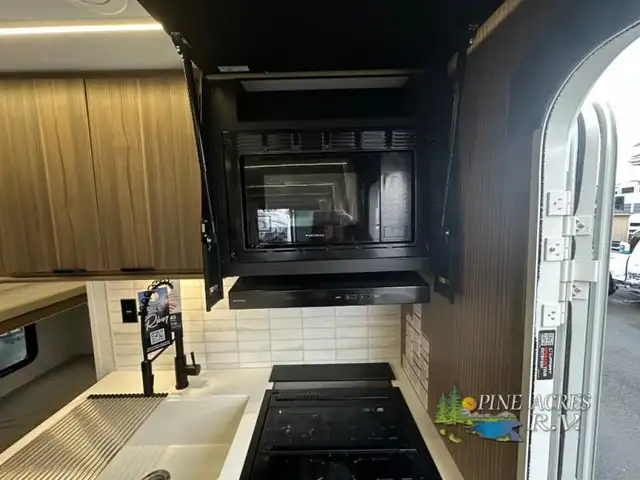 2025 Forest River RV Wildwood 34VERANDA in Travel Trailers & Campers in Truro - Image 9
