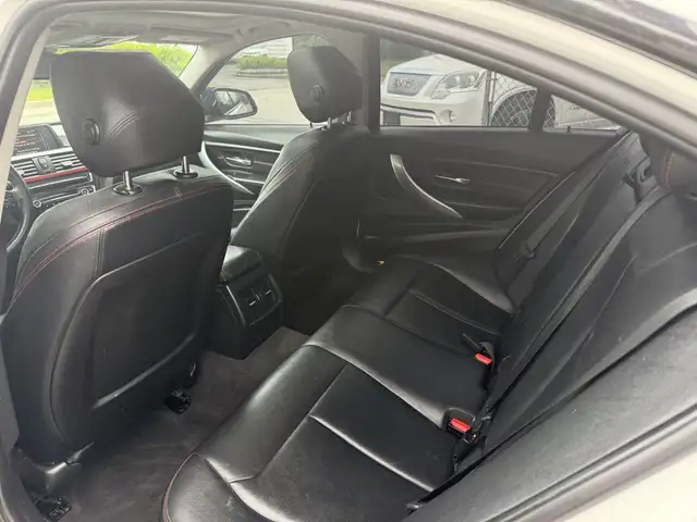 2014 BMW 320 320I SPORT PKG xDrive 4dr All-wheel Drive in Cars & Trucks in Ottawa - Image 16