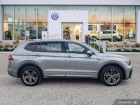 This Volkswagen Tiguan boasts a Intercooled Turbo Regular Unleaded I-4 2.0 L/121 engine powering thi... (image 5)