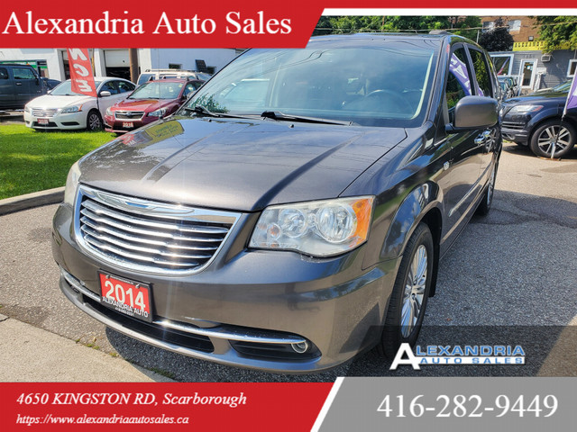 2014 Chrysler Town & Country Touring w/Leather in Cars & Trucks in City of Toronto