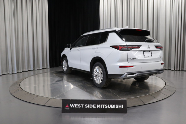 2025 Mitsubishi Outlander SE in Cars & Trucks in Edmonton - Image 4