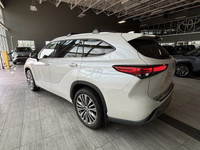 NAVIGATION, PANORAMIC ROOF, HEATED STEERING WHEEL Are you in search of an eco-friendly SUV that does... (image 6)