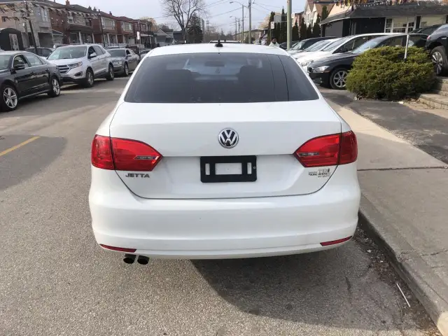 2014 Volkswagen Jetta 2.0 TDI Highline in Cars & Trucks in City of Toronto - Image 4