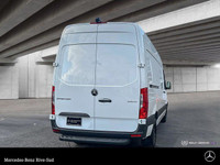 Mercedes-Benz Rive-Sud, la destination Mercedes-Benz par excellence. Bienvenue en première classe. D... (image 4)