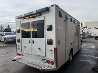 2019 Chevrolet Express 4500 Ambulance 6.0L V8 Gas RWD DRW Automatic Transmission 327,221 KM Power Wi... (image 4)