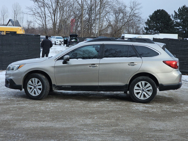 2015 Subaru Outback 2.5i Premium 4dr All-wheel Drive CVT in Cars & Trucks in City of Toronto - Image 2
