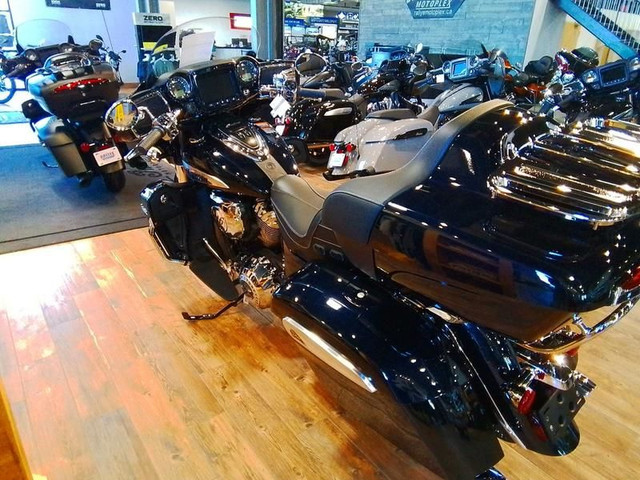 2023 Indian Motorcycle Roadmaster Limited Black Azure Crystal in Street, Cruisers & Choppers in Moncton - Image 4