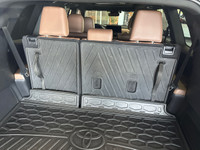 Le Toyota Grand Highlander Platinum 2024 est le VUS trois rangées haut de gamme le plus spacieux jam... (image 7)