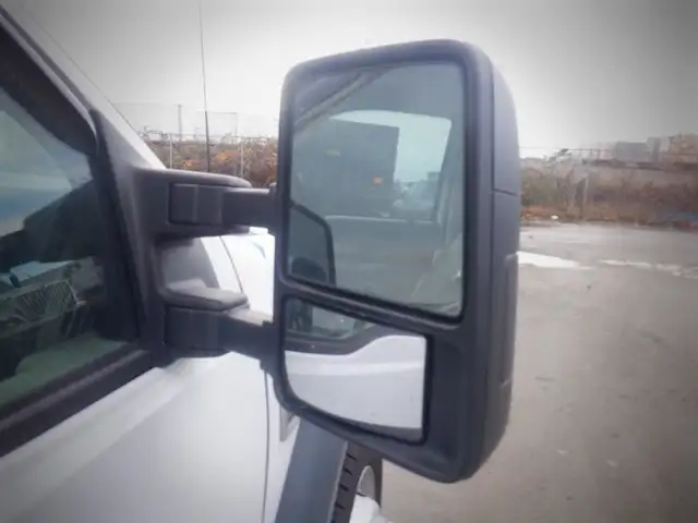 2008 ford F-550 Dump Box 2WD in Heavy Trucks in Richmond - Image 13