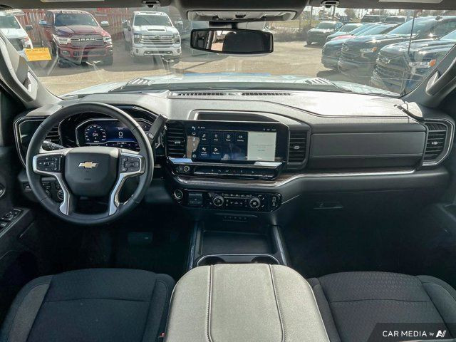 2024 Chevrolet Silverado 3500HD LT 4WD Crew Cab in Cars & Trucks in Strathcona County - Image 4