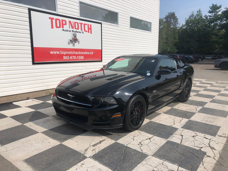 2013 Ford Mustang GT, power seats, cd player, bluetooth 3 MONTH/ Cars