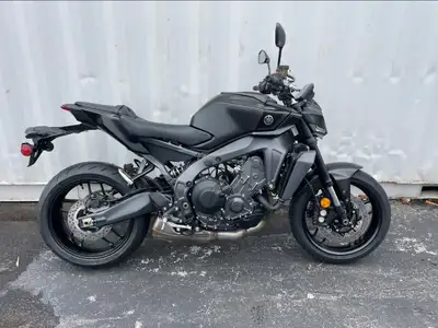 APPLY NOW: https://www.ridecollective.ca/get-pre-approved The 2025 Yamaha MT-09 is a dynamic naked b...