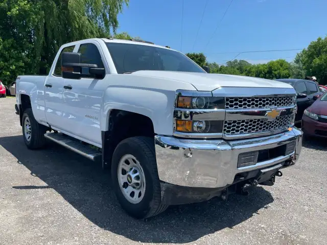 2019 Chevrolet Silverado 2500 Work Truck in Cars & Trucks in Ottawa - Image 10