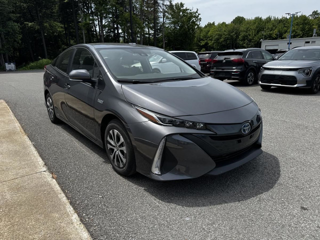 Toyota Prius Prime PHEV LE Siège & Volant Chauffant Bluetooth 20 in Cars & Trucks in Trois-Rivières - Image 3