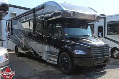 Introducing the 2025 Seneca 37L from Jayco. You will feel comfortably at home in the Seneca 37L. Thi...