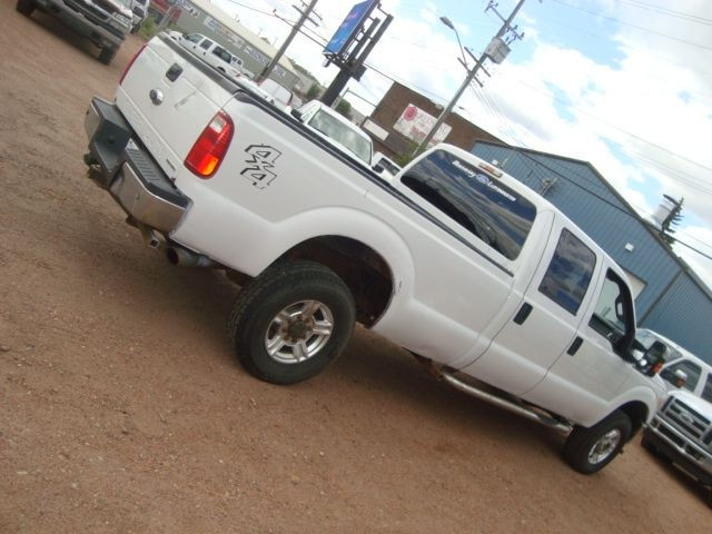 2015 Ford Super Duty F-350 SRW 4x4 CREW CAB LONGBOX in Cars & Trucks in Edmonton - Image 3