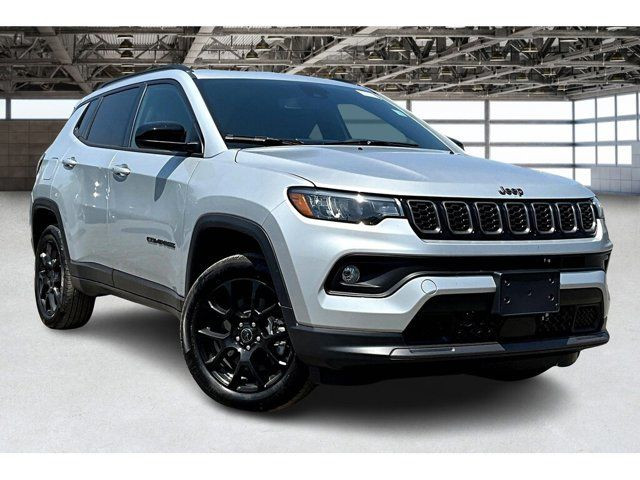 2025 Jeep Compass Latitude Lux in Cars & Trucks in Mississauga / Peel Region - Image 2